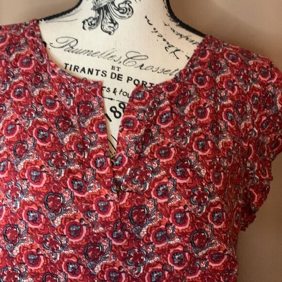 Pit to pit 21 length is 26 in the front and 27 1/2 in the. 9/1 - Picture 2 of 7